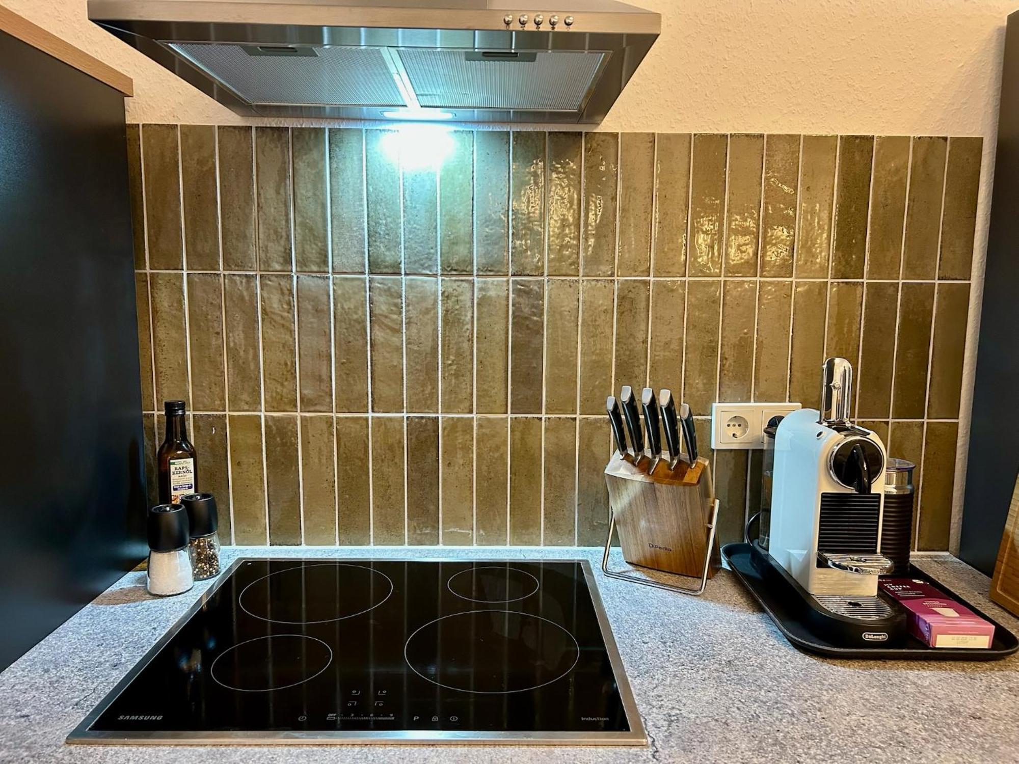 טרייר Karl Central Flats - Netflix - Parkplatz - Balkon מראה חיצוני תמונה