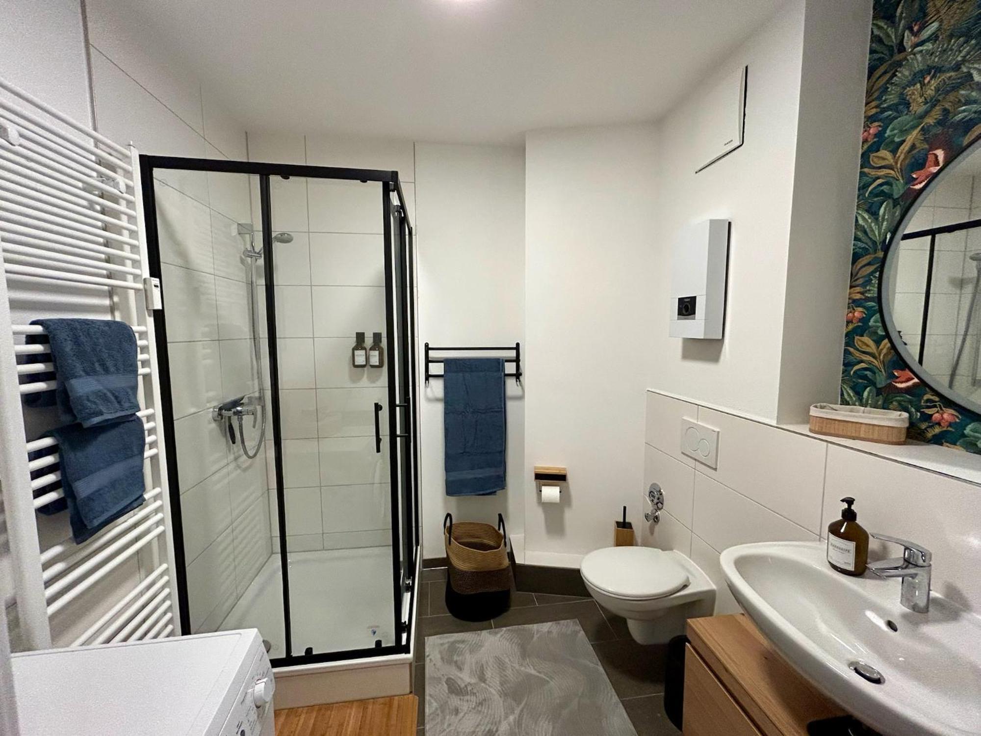 טרייר Karl Central Flats - Netflix - Parkplatz - Balkon מראה חיצוני תמונה