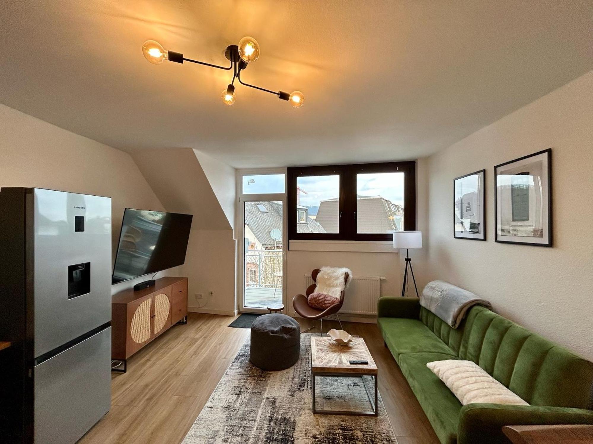 טרייר Karl Central Flats - Netflix - Parkplatz - Balkon מראה חיצוני תמונה